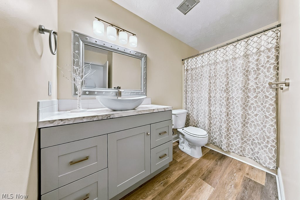 2033 Carlile Drive Uniontown OH 44685