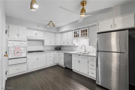 275 N Portage Path Akron OH 44303
