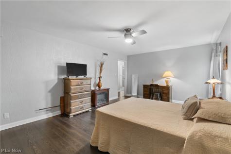 275 N Portage Path Akron OH 44303