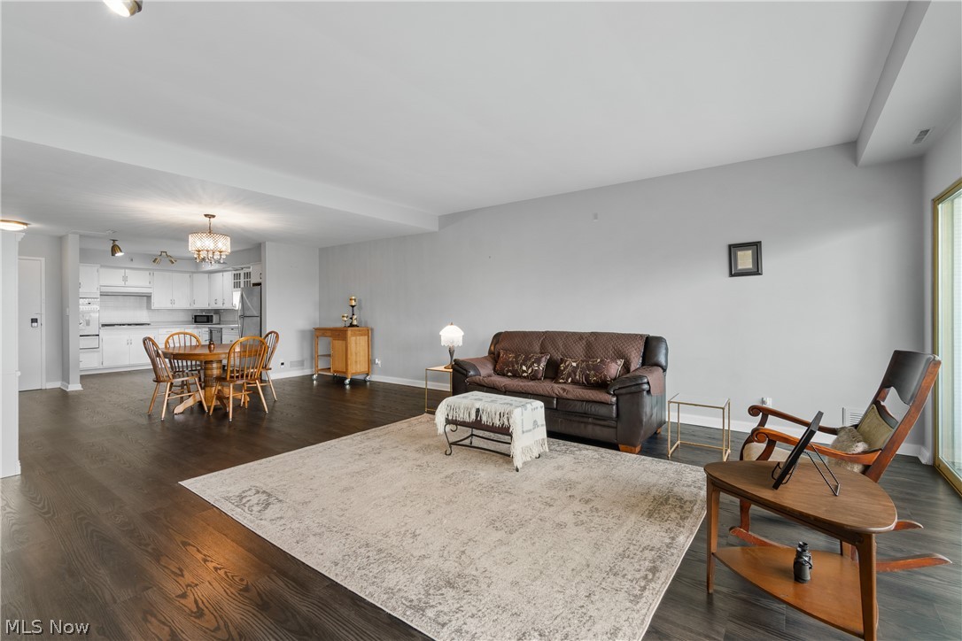 275 N Portage Path Akron OH 44303