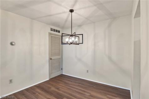 2948 Pease Drive Rocky River OH 44116