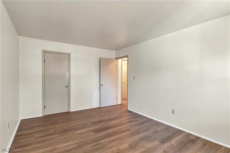 2948 Pease Drive Rocky River OH 44116