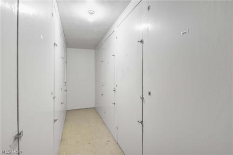 2948 Pease Drive Rocky River OH 44116
