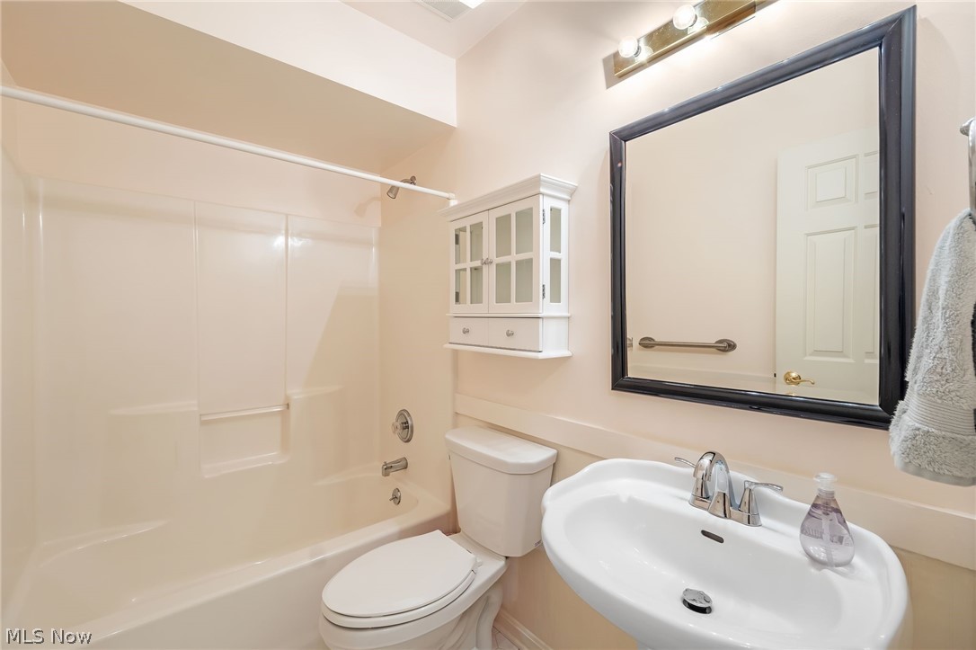 421 Pebblebrook Drive Willoughby Hills OH 44094