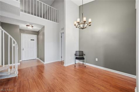 240 Fox Hollow Drive Mayfield Heights OH 44124