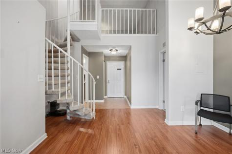 240 Fox Hollow Drive Mayfield Heights OH 44124
