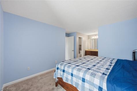 240 Fox Hollow Drive Mayfield Heights OH 44124