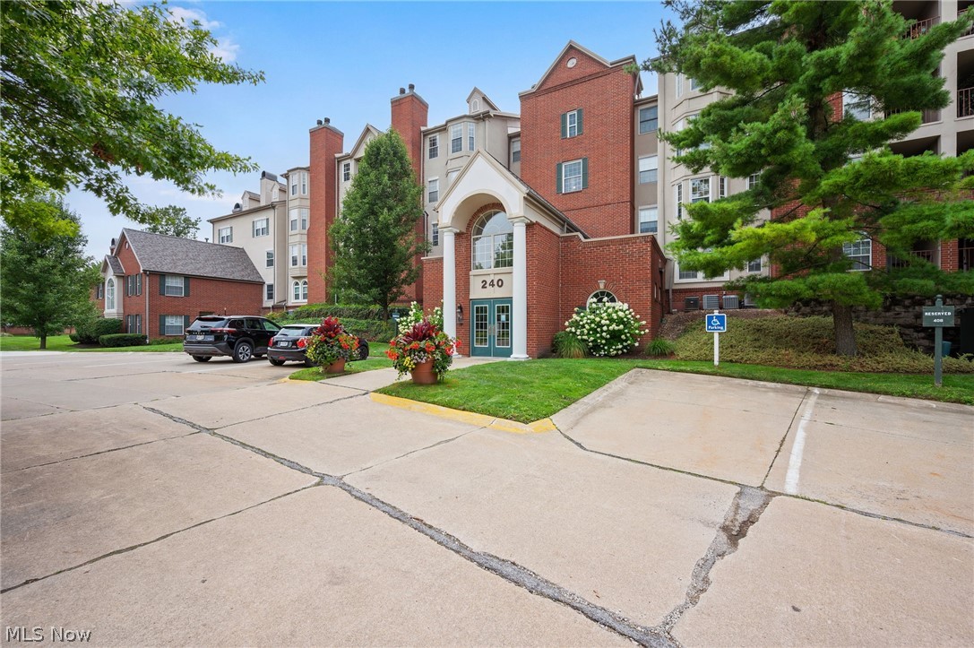 240 Fox Hollow Drive Mayfield Heights OH 44124