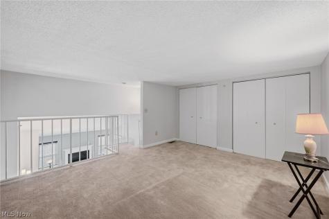 240 Fox Hollow Drive Mayfield Heights OH 44124