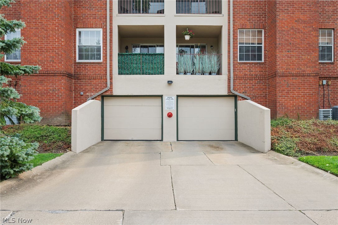 240 Fox Hollow Drive Mayfield Heights OH 44124