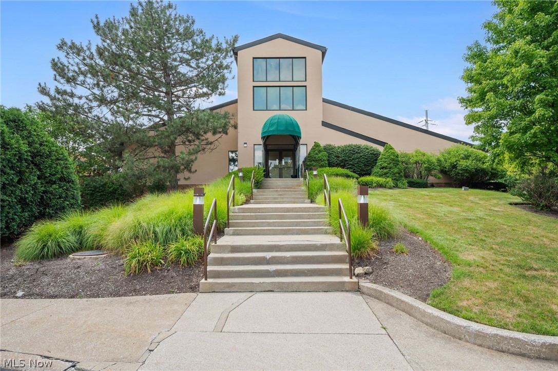 240 Fox Hollow Drive Mayfield Heights OH 44124