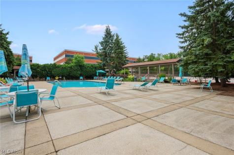 240 Fox Hollow Drive Mayfield Heights OH 44124