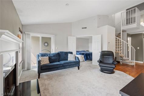 240 Fox Hollow Drive Mayfield Heights OH 44124