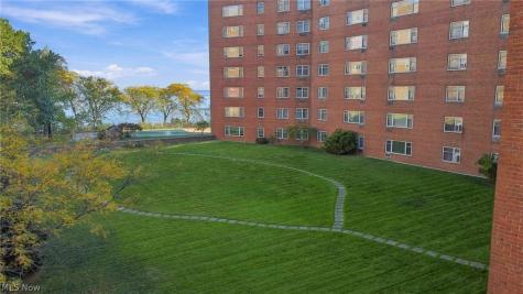 11820 Edgewater Drive Lakewood OH 44107