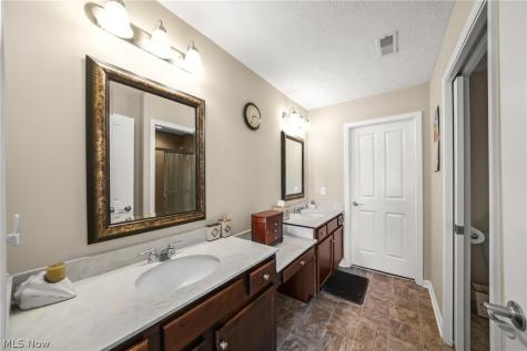 1930 Fairways Drive Streetsboro OH 44241