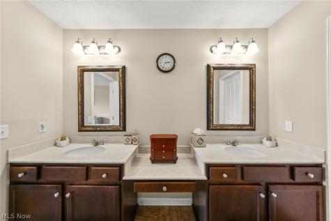 1930 Fairways Drive Streetsboro OH 44241