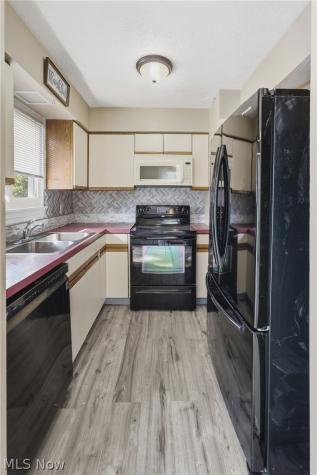 2013 50th Street NW Canton OH 44709