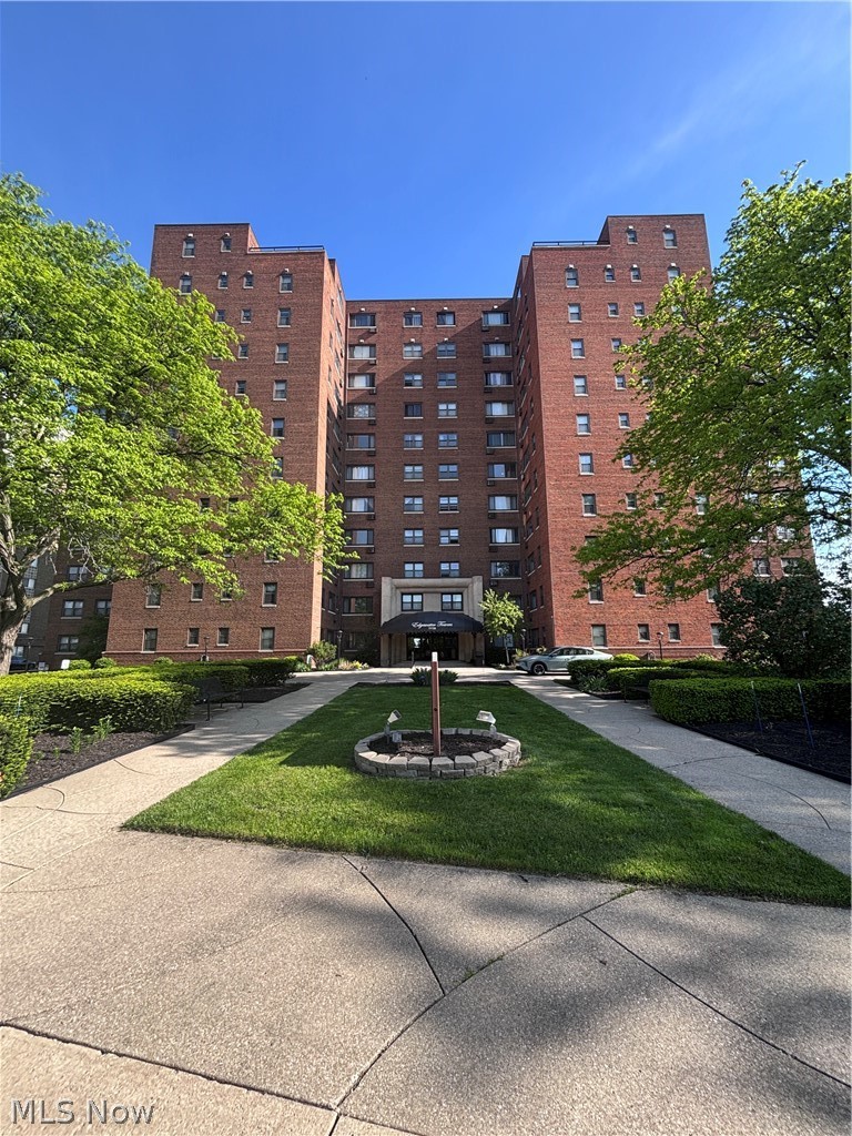 11720 Edgewater Drive Lakewood OH 44107