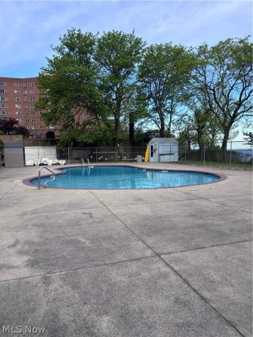 11720 Edgewater Drive Lakewood OH 44107