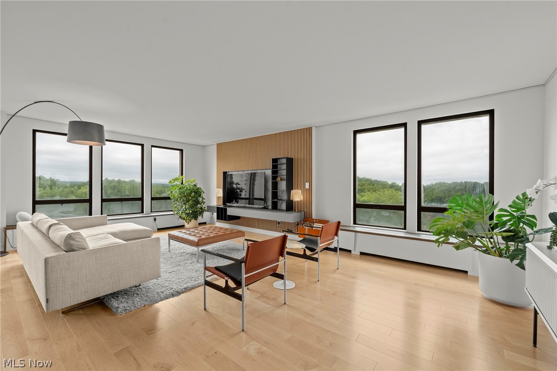 2 Bratenahl Place Bratenahl OH 44108