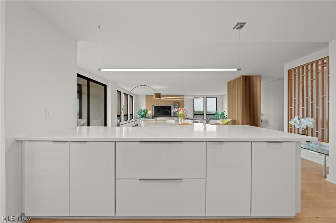 2 Bratenahl Place Bratenahl OH 44108