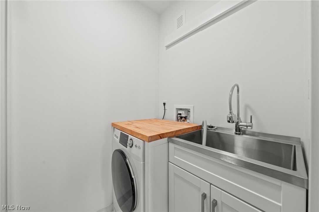 2 Bratenahl Place Bratenahl OH 44108