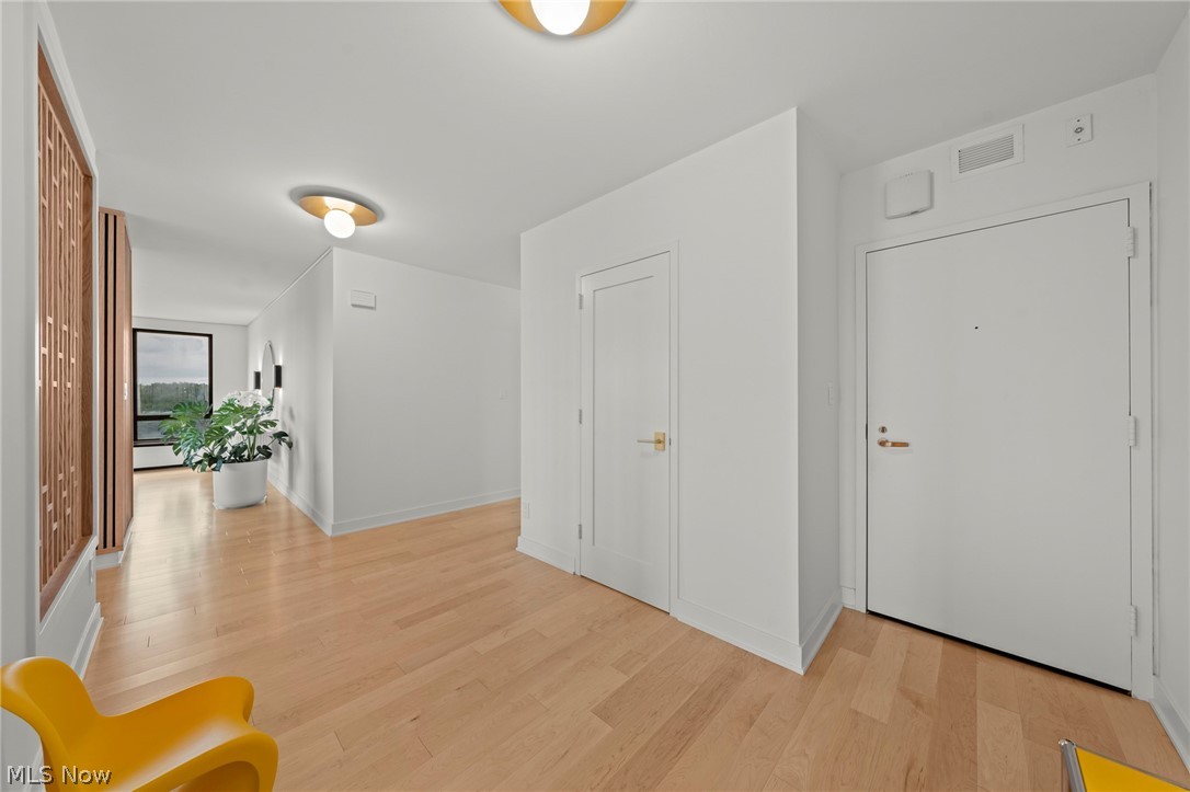 2 Bratenahl Place Bratenahl OH 44108