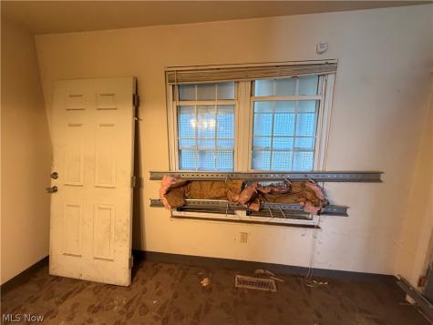9420 Mount Auburn Avenue Cleveland OH 44104