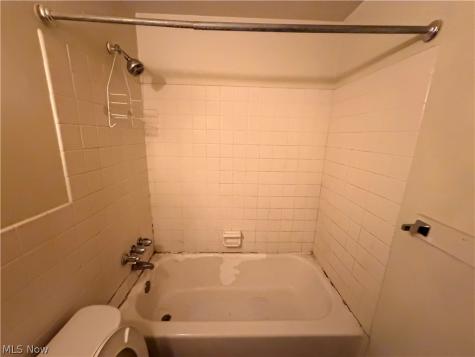 9420 Mount Auburn Avenue Cleveland OH 44104