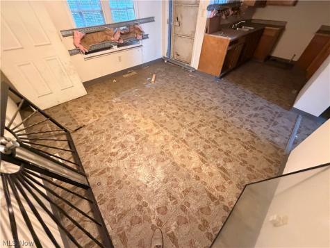 9420 Mount Auburn Avenue Cleveland OH 44104