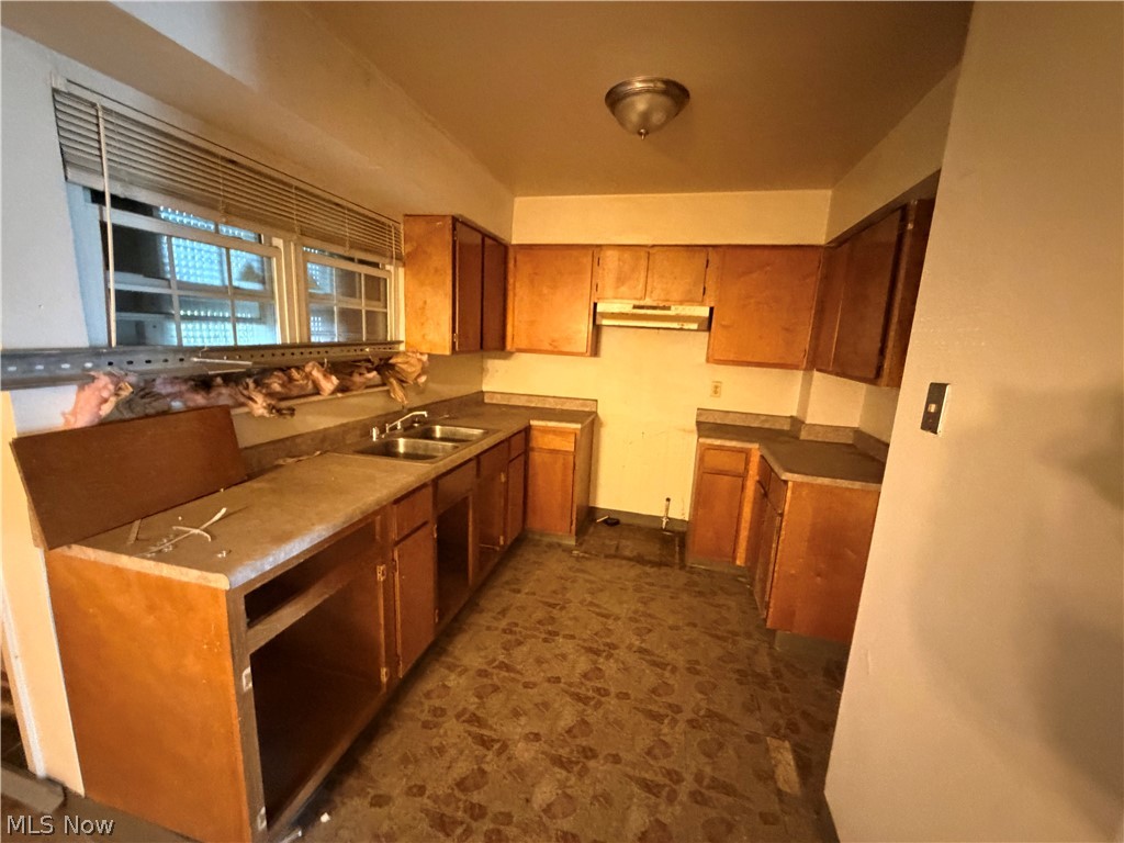 9420 Mount Auburn Avenue Cleveland OH 44104