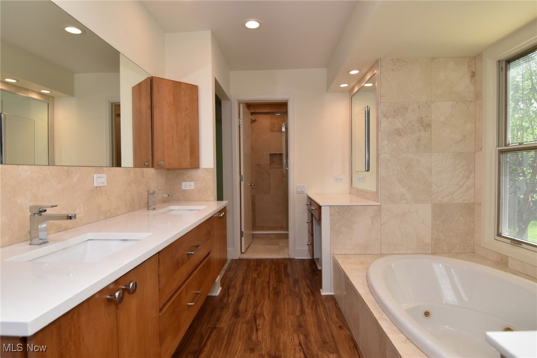 10085 Glen Eagle Lane Twinsburg OH 44087