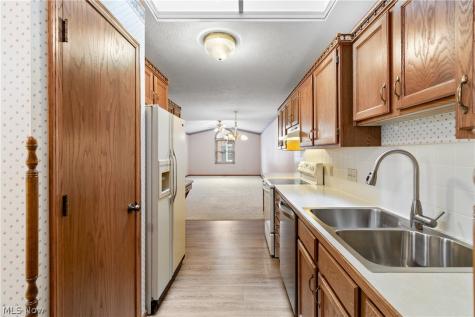 1529 Rhine River Road NW Uniontown OH 44685