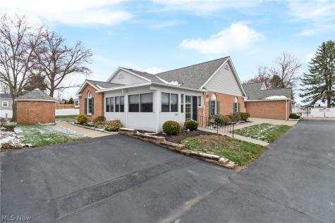 1529 Rhine River Road NW Uniontown OH 44685