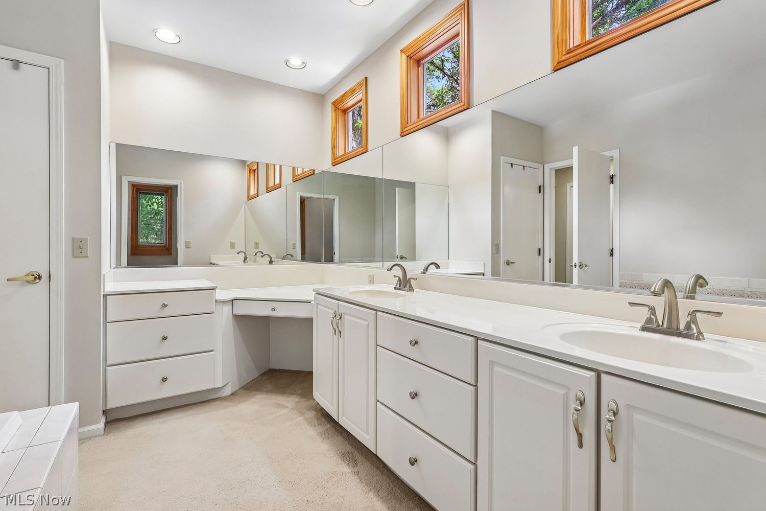 995 Goldenrod Trail Aurora OH 44202