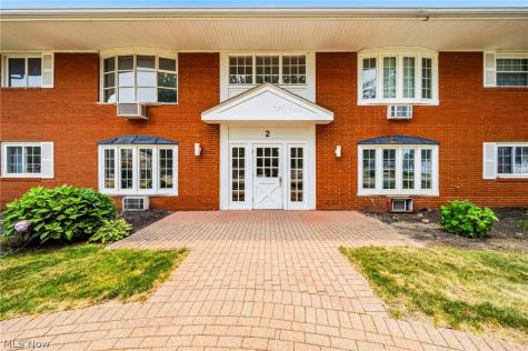 2 Meadowlawn Drive Mentor OH 44060