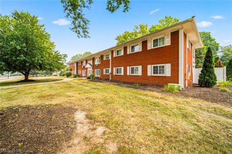 2 Meadowlawn Drive Mentor OH 44060