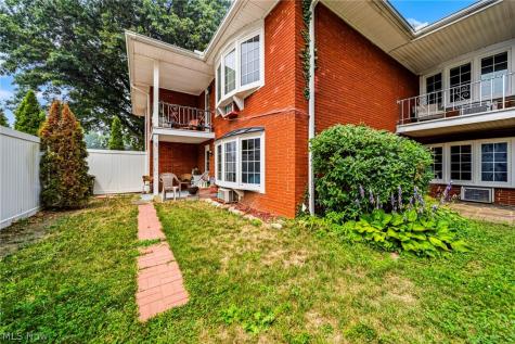 2 Meadowlawn Drive Mentor OH 44060