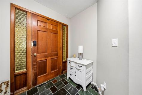 2 Meadowlawn Drive Mentor OH 44060