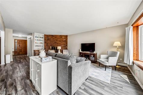 2 Meadowlawn Drive Mentor OH 44060