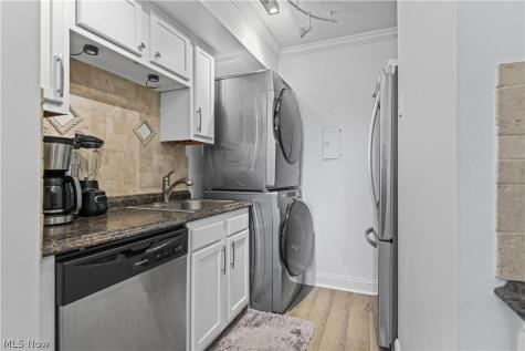 2436 Island Drive Uniontown OH 44685