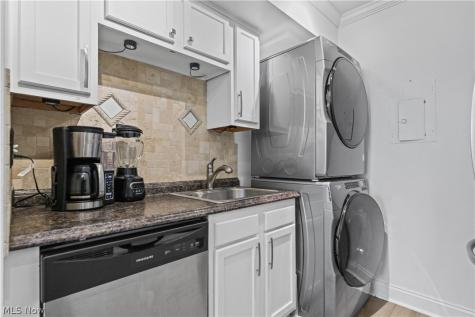 2436 Island Drive Uniontown OH 44685