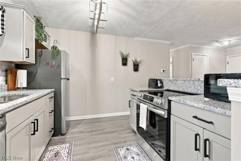 1818 Harbour Circle NW Canton OH 44708