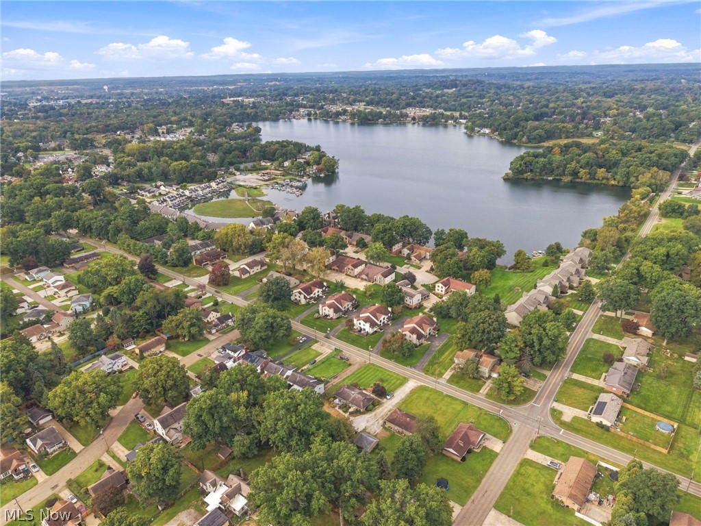 1818 Harbour Circle NW Canton OH 44708