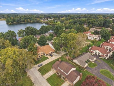 1818 Harbour Circle NW Canton OH 44708