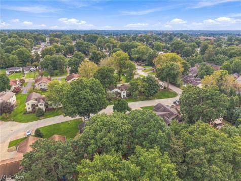 1818 Harbour Circle NW Canton OH 44708