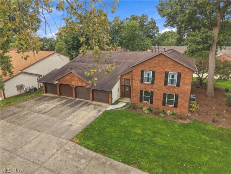 1818 Harbour Circle NW Canton OH 44708
