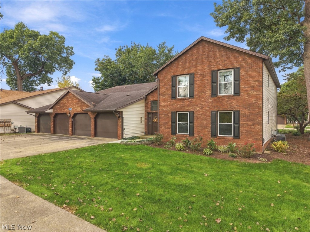 1818 Harbour Circle NW Canton OH 44708