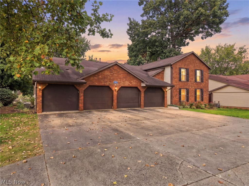 1818 Harbour Circle NW Canton OH 44708