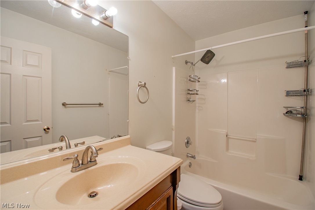 5008 Pine Point Stow OH 44224